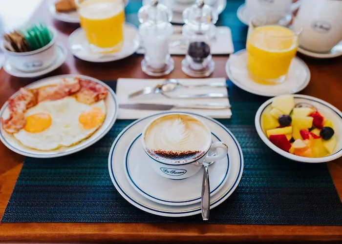 ホテル La Serena 3*